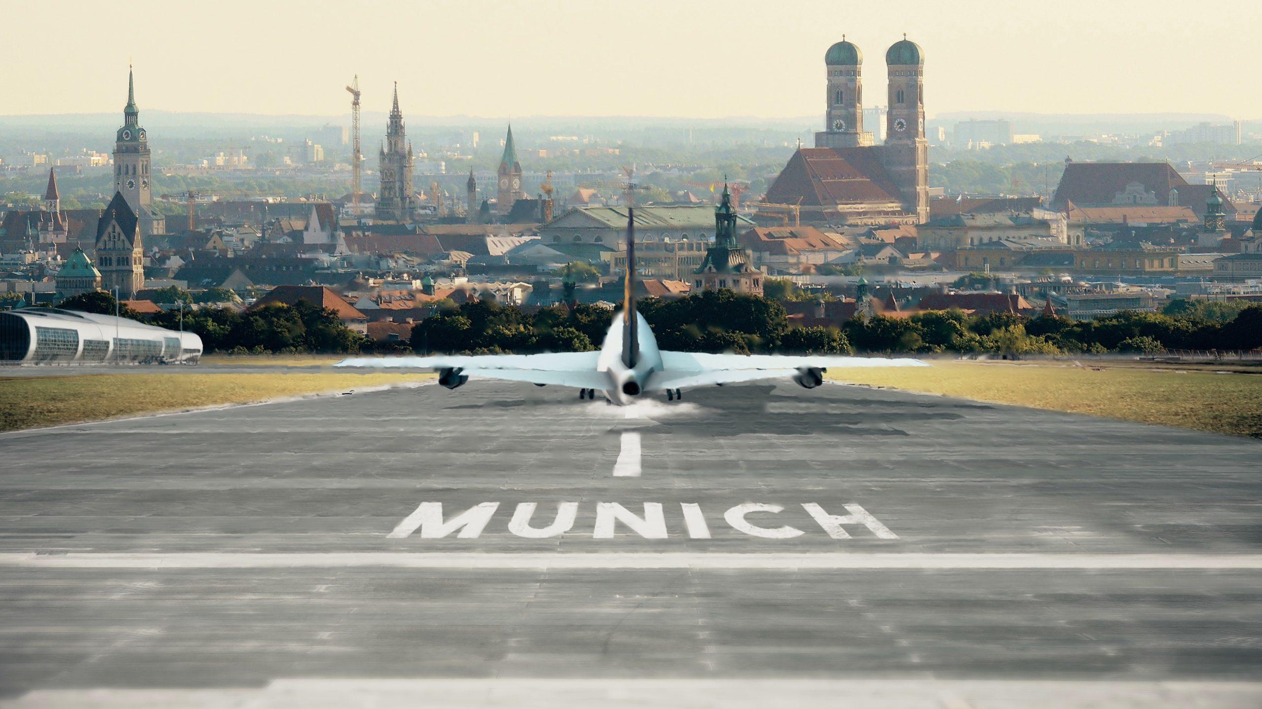 Commercial,Airplane,Landing,Germany,Munich